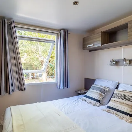 Camping Maeva Respire Ecolodge L'etoile D'argens ***** Parque de Campismo 5*