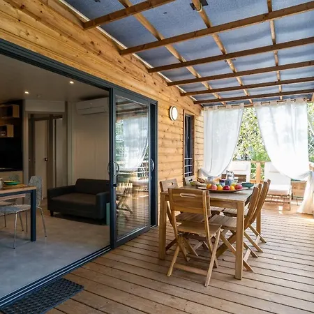 Parque de Campismo Camping Maeva Respire Ecolodge L'etoile D'argens ***** 5*