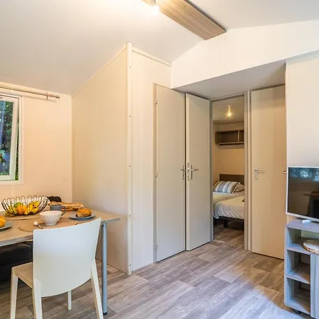 Camping Maeva Respire Ecolodge L'etoile D'argens ***** Parque de Campismo 5*