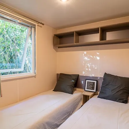 Parque de Campismo Camping Maeva Respire Ecolodge L'etoile D'argens *****